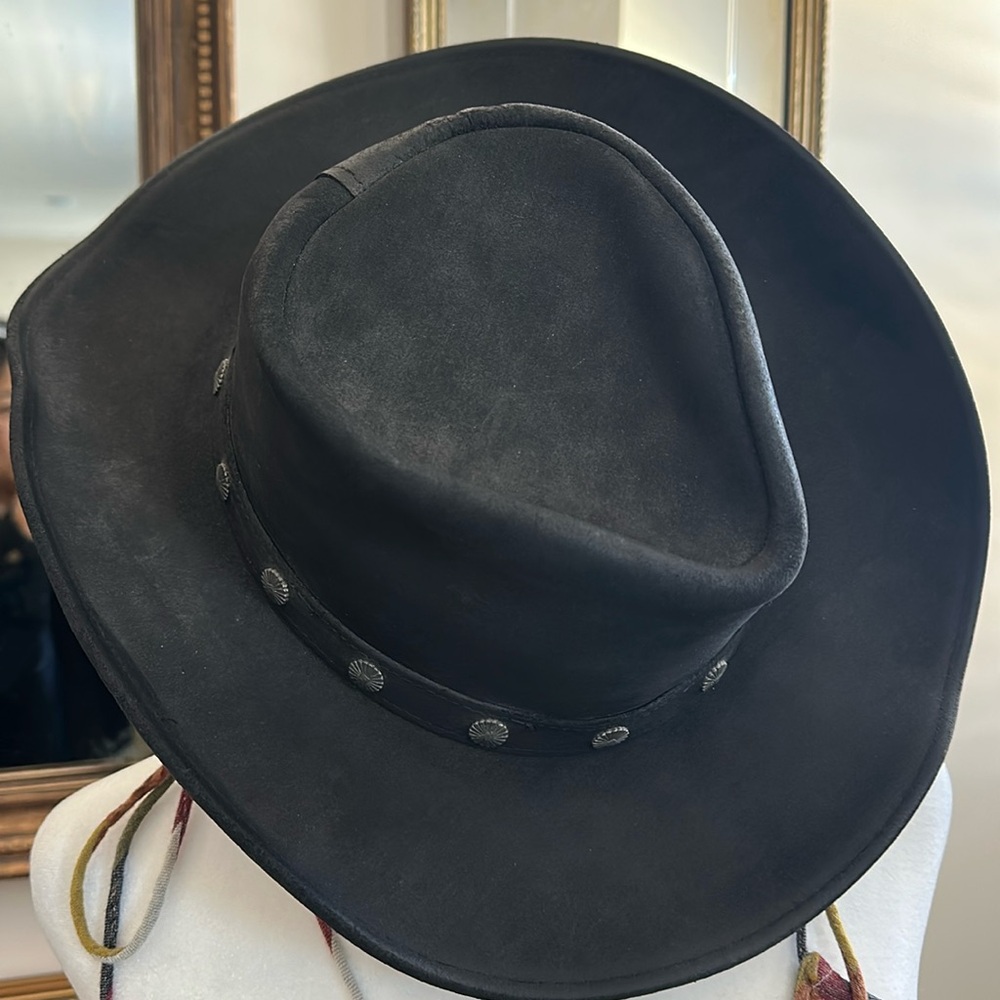 Minnetonka Concho Hat. Black Genuine Leather. Size Medium